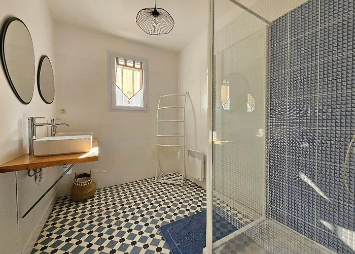 Semesterbostad Maison Vendeenne Au Calme, 5 Personnes, Entre Mer Et Campagne - Fr-1-476-216